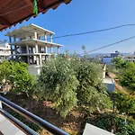 Petrefi Apartments