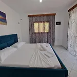 Petrefi Apartments